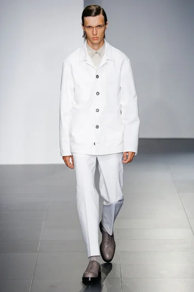 Look 9